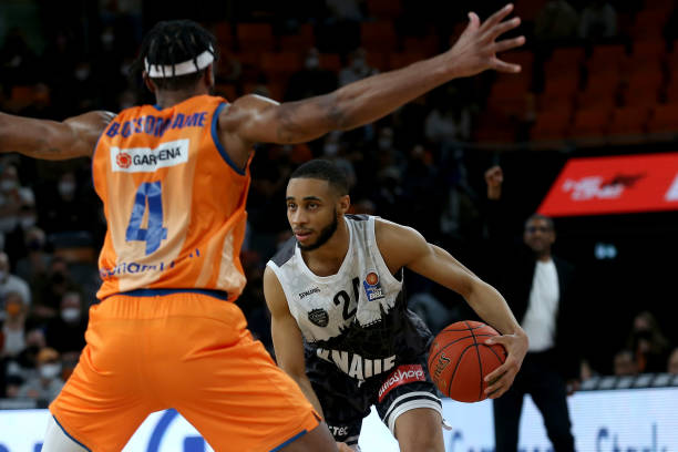 对强队时仍 对强队时仍