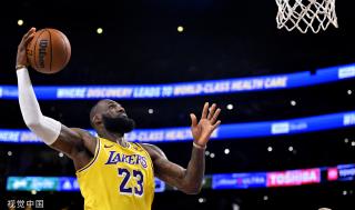 帅的带领下 帅的带领下